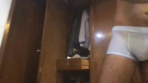 Snapshot of bangalidickolo chatting on 10/31/25, 04:41 Bangalidick online show from 10/31/25, 04:41