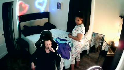 Snapshot of bankrollbarbies444 chatting on 04/06/26, 04:43 bankrollbarbies444 online show from 04/06/26, 04:43