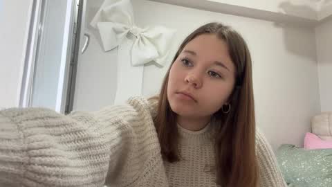 Snapshot of baosznejkowski chatting on 05/08/26, 03:17 Sumi online show from 05/08/26, 03:17