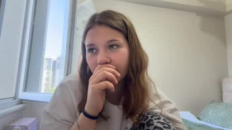 Snapshot of baosznejkowski chatting on 05/11/26, 01:17 Sumi online show from 05/11/26, 01:17