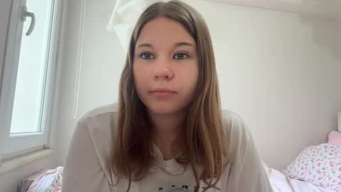 Snapshot of baosznejkowski chatting on 05/14/26, 01:07 Sumi online show from 05/14/26, 01:07