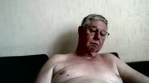 Snapshot of baratch chatting on 06/21/26, 11:13 baratch online show from 06/21/26, 11:13