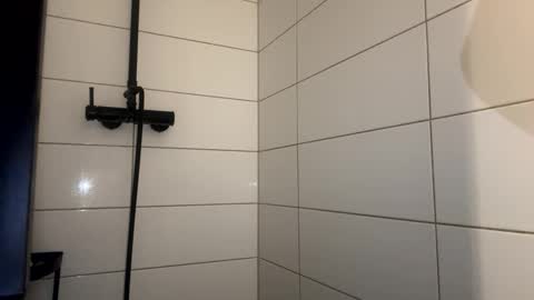 Snapshot of barbara53000 chatting on 10/29/25, 06:42 charliejones online show from 10/29/25, 06:42