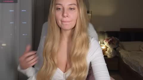 Snapshot of barbara_babe chatting on 11/29/25, 03:26 Barbara online show from 11/29/25, 03:26