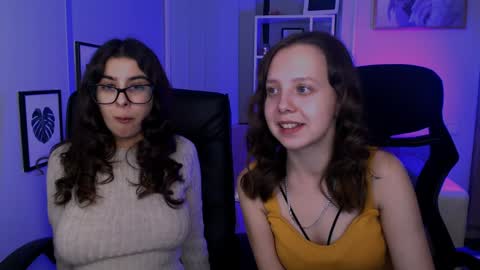 Snapshot of barbara_meow_ chatting on 12/17/24, 12:01 Barbara online show from 12/17/24, 12:01