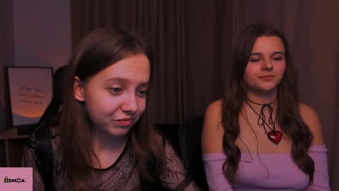 Snapshot of barbara_meow_ chatting on 12/23/24, 10:42 Barbara online show from 12/23/24, 10:42