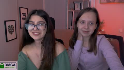 Snapshot of barbara_meow_ chatting on 12/25/24, 11:42 Barbara online show from 12/25/24, 11:42