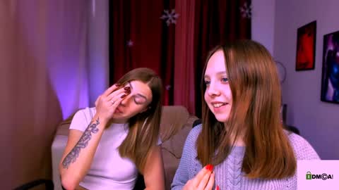 Snapshot of barbara_meow_ chatting on 01/04/25, 01:42 Barbara online show from 01/04/25, 01:42