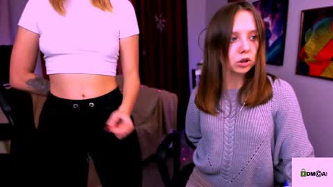 Snapshot of barbara_meow_ chatting on 01/04/25, 04:43 Barbara online show from 01/04/25, 04:43