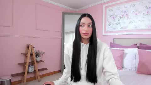 Snapshot of barbara_noa chatting on 12/16/25, 12:21 Barbara Noa online show from 12/16/25, 12:21