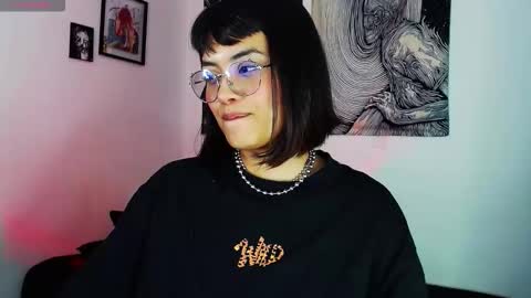 Snapshot of barbaraaa_moon chatting on 11/20/25, 04:45 Barbara Moon online show from 11/20/25, 04:45