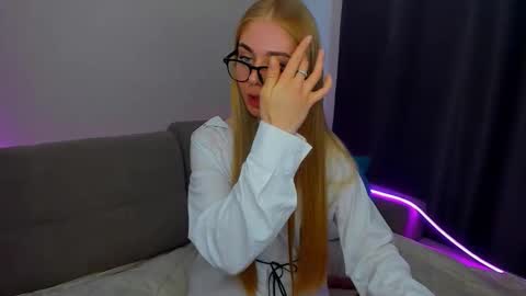 Snapshot of barbarachic chatting on 05/23/26, 10:08 BarbaraChic online show from 05/23/26, 10:08