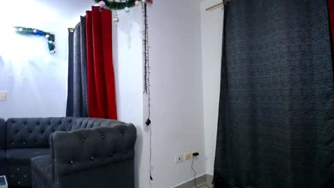 Snapshot of barbaraferrer69 chatting on 12/19/24, 02:12 BARBARA FERRER online show from 12/19/24, 02:12