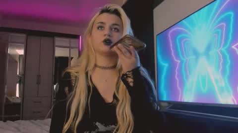 Snapshot of barbarasiren chatting on 09/24/25, 04:10 barbarasiren online show from 09/24/25, 04:10