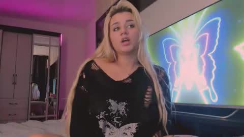 Snapshot of barbarasiren chatting on 09/25/25, 02:21 barbarasiren online show from 09/25/25, 02:21