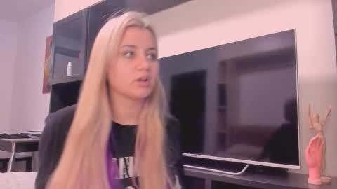 Snapshot of barbarasiren chatting on 10/30/25, 10:38 barbarasiren online show from 10/30/25, 10:38