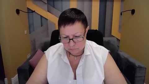 Snapshot of barbaraturners chatting on 12/15/24, 10:47 barbaraturners online show from 12/15/24, 10:47