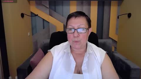 Snapshot of barbaraturners chatting on 12/18/24, 09:08 barbaraturners online show from 12/18/24, 09:08