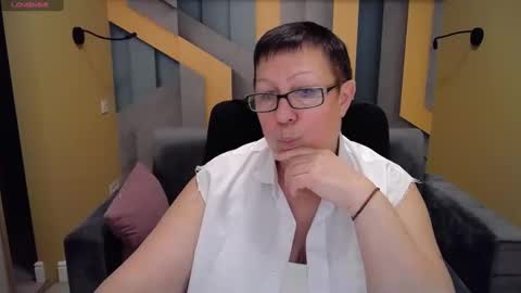 Snapshot of barbaraturners chatting on 12/23/24, 02:02 barbaraturners online show from 12/23/24, 02:02