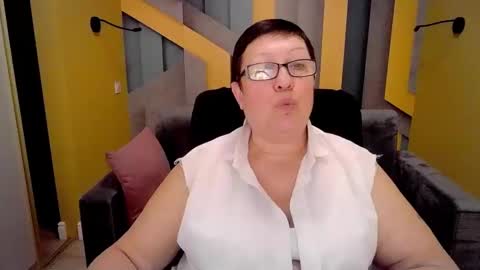 Snapshot of barbaraturners chatting on 02/10/25, 12:30 barbaraturners online show from 02/10/25, 12:30