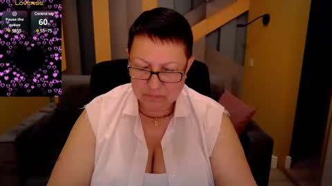 Snapshot of barbaraturners chatting on 03/05/25, 10:54 barbaraturners online show from 03/05/25, 10:54