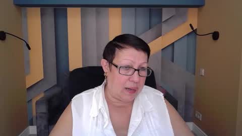 Snapshot of barbaraturners chatting on 10/22/25, 06:40 barbaraturners online show from 10/22/25, 06:40