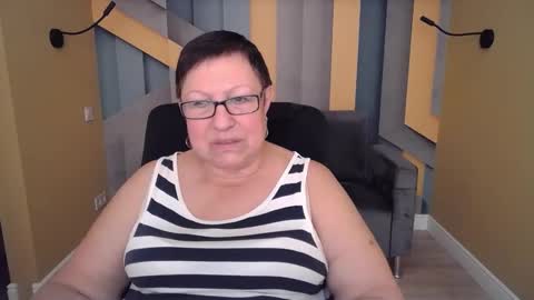 Snapshot of barbaraturners chatting on 11/29/25, 12:02 barbaraturners online show from 11/29/25, 12:02