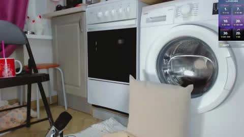 Amina online show from 09/29/25, 05:18