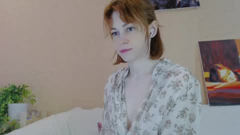 Snapshot of barbarian_girl chatting on 05/26/26, 10:00 Amina online show from 05/26/26, 10:00