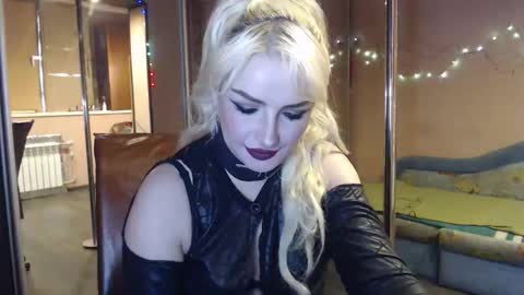 Snapshot of barbarissssska chatting on 05/14/26, 03:19 Victoria online show from 05/14/26, 03:19