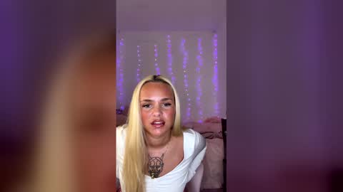 barbie218 online show from 04/15/26, 11:39