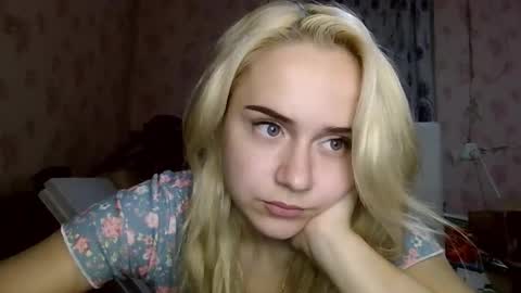 Snapshot of barbie___girl chatting on 11/16/25, 03:17 barbie___girl online show from 11/16/25, 03:17