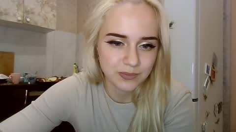 Snapshot of barbie___girl chatting on 11/26/25, 03:13 barbie___girl online show from 11/26/25, 03:13