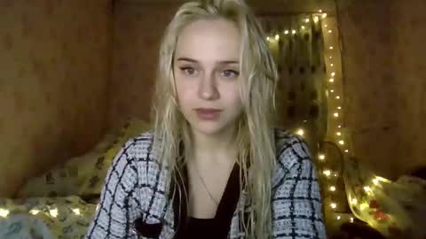 Snapshot of barbie___girl chatting on 12/13/25, 07:53 barbie___girl online show from 12/13/25, 07:53