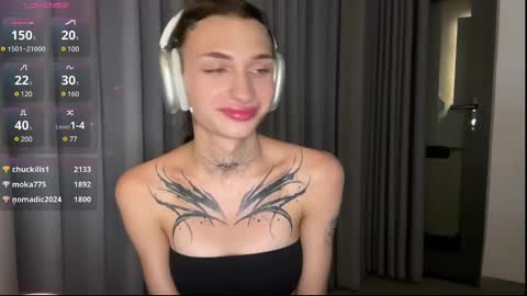 Snapshot of barbie_bi chatting on 12/06/24, 02:17 My name is Molly. Please say hello I like talking to you. If you have any wishes or obscene desires please use the tip menu online show from 12/06/24, 02:17