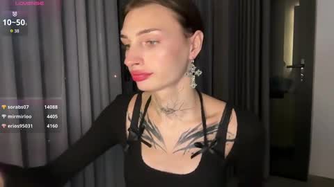 Snapshot of barbie_bi chatting on 01/07/25, 10:54 My name is Molly. Please say hello I like talking to you. If you have any wishes or obscene desires please use the tip menu online show from 01/07/25, 10:54