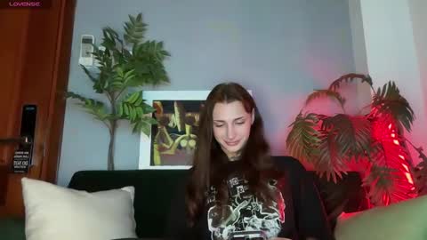 Snapshot of barbie_bi chatting on 02/03/25, 11:53 My name is Molly. Please say hello I like talking to you. If you have any wishes or obscene desires please use the tip menu online show from 02/03/25, 11:53