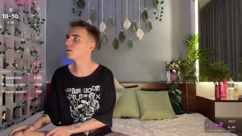 Snapshot of barbie_bi chatting on 02/07/25, 01:43 My name is Molly. Please say hello I like talking to you. If you have any wishes or obscene desires please use the tip menu online show from 02/07/25, 01:43