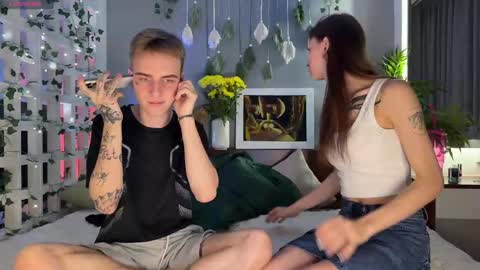 Snapshot of barbie_bi chatting on 02/14/25, 02:54 My name is Molly. Please say hello I like talking to you. If you have any wishes or obscene desires please use the tip menu online show from 02/14/25, 02:54