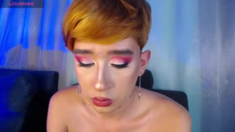 Snapshot of barbie_boy_ chatting on 01/27/25, 07:35 I work from home this is my room 3 online show from 01/27/25, 07:35