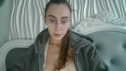 Snapshot of barbie_giirls_ chatting on 04/28/26, 04:45 Kate online show from 04/28/26, 04:45