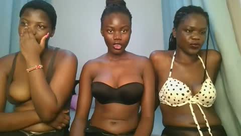 queen online show from 09/30/25, 01:21