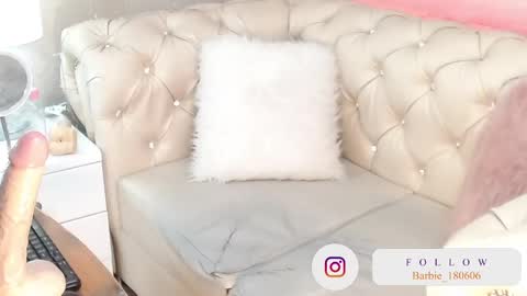 Snapshot of barbiefox_ chatting on 02/20/25, 02:35 barbiefox_ online show from 02/20/25, 02:35