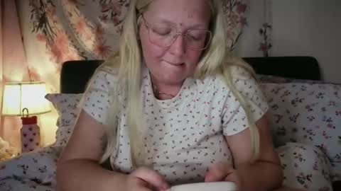 Snapshot of barbiegirl966 chatting on 05/18/26, 08:58 barbiegirl966 online show from 05/18/26, 08:58