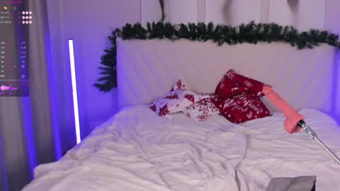 Snapshot of barbielina_ chatting on 12/14/24, 11:45 Emma online show from 12/14/24, 11:45