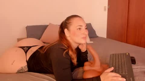 Snapshot of barbiieroberts chatting on 07/22/26, 02:53 B A R B I E R O B E R T S online show from 07/22/26, 02:53