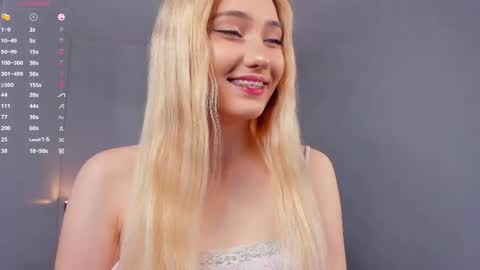 Mia online show from 05/22/26, 05:29