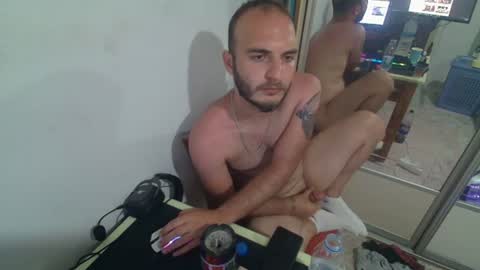 Snapshot of barcanka08 chatting on 06/22/26, 03:42 Guitarist online show from 06/22/26, 03:42