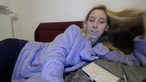 Lena online show from 02/13/25, 07:10