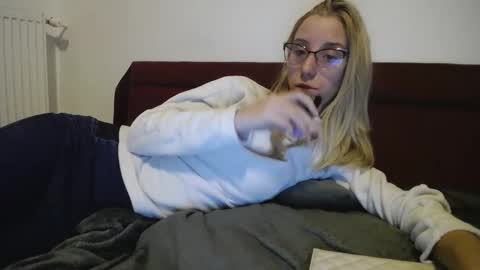 Lena online show from 03/08/25, 07:20